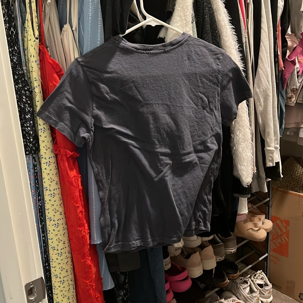 One size fits all brandy melville t-shirt. Navy blue, says Los Angeles 1984 - Picture 2 of 4